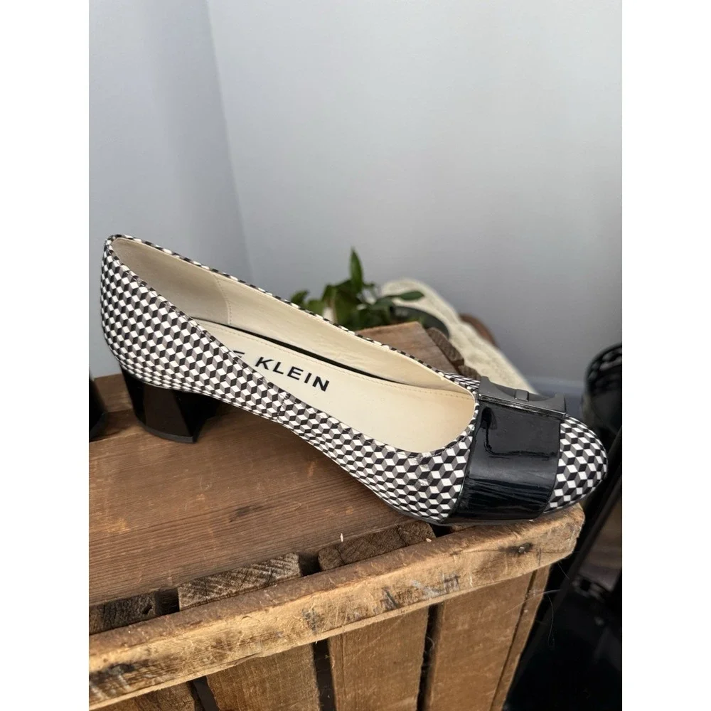 Anne Klein Houndstooth Kitten Heel Patent Leather Pump Size 7.5 Black & White - Picture 5 of 10